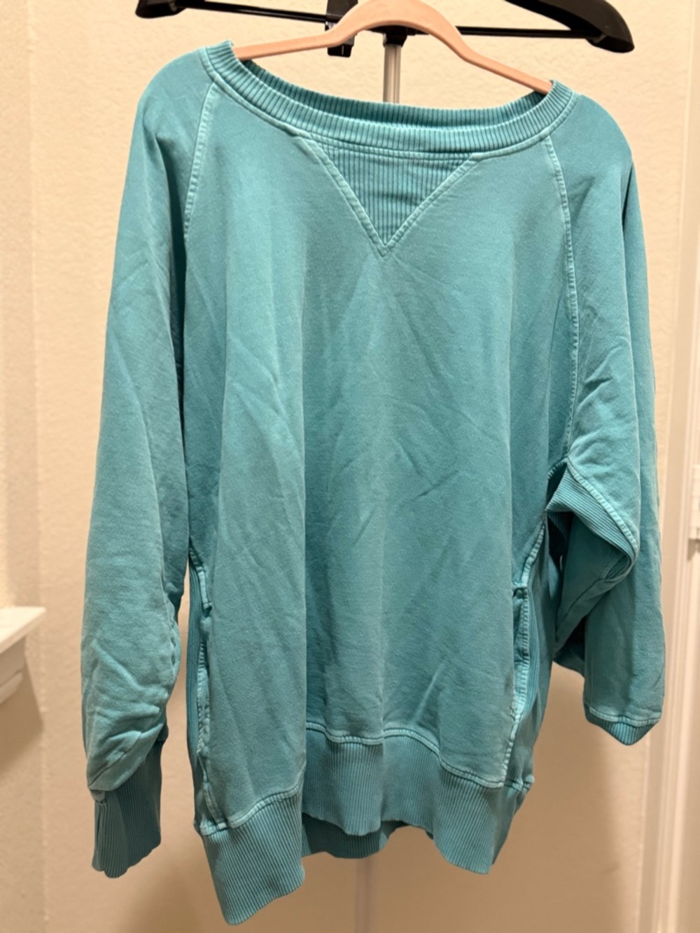 Zenana Outfitters Teal Pullover Top